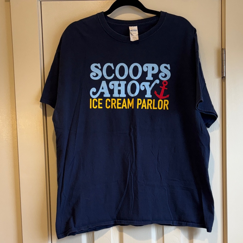 Gildan | Navy Blue Scoops Ahoy Ice Cream Parlor Stranger Things T-Shirt Size XL